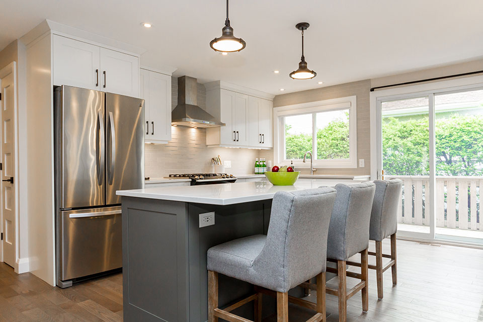 Bungalow Renovation - Kitchen Island - Vala Home Improvements - Home Renovation Contractor Ottawa
